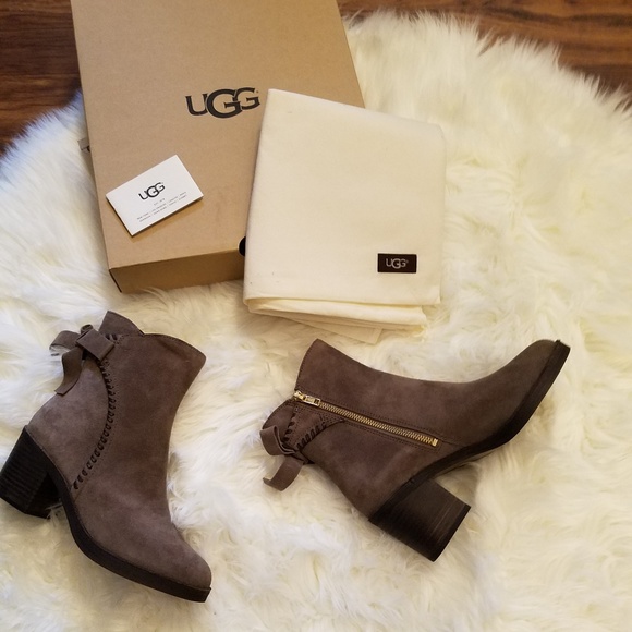 UGG Shoes - Nwot authentic ugg boots size 7.5